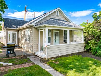 1420 6th Ave N