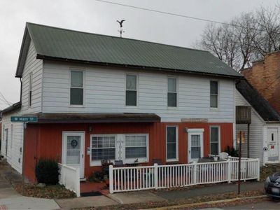 3 W Main St