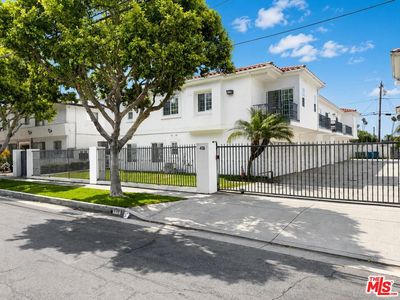 418 E Hardy St APT 2