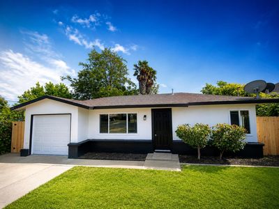 3046 E Acampo Rd