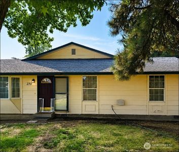 Property at 270 Kinne Lane, Selah, WA