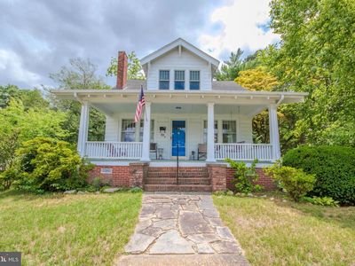 512 W College Ave