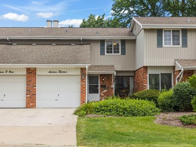 Property at 1613 Groton Ct, Wheaton, IL