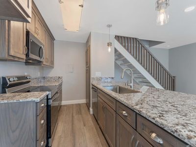 5719 Playa Del Rey APT 3