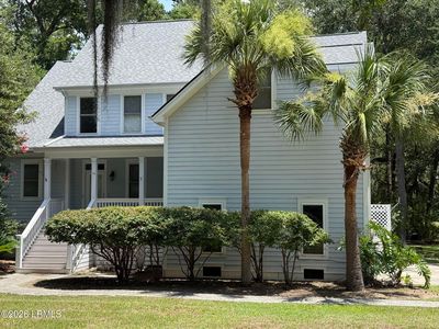 16 Tuscarora Avenue