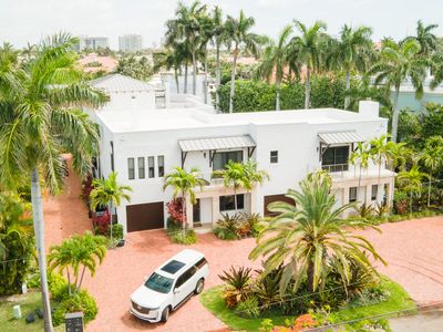1121 Bel Air Drive