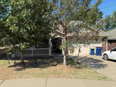 912 S Linford Dr