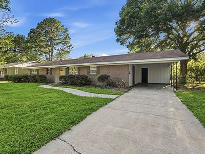 1307 Hillcrest Dr