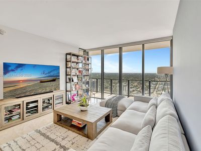 88 SW 7th St APT 3604