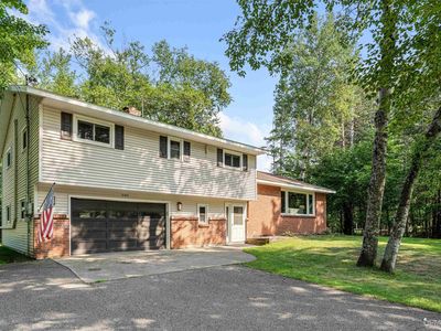 107 Surrey Ln