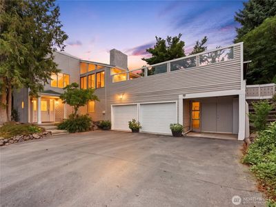 1950 Valley View Boulevard