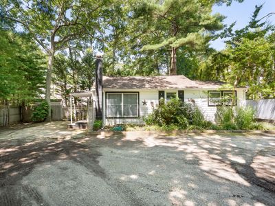 141 W Neck Rd