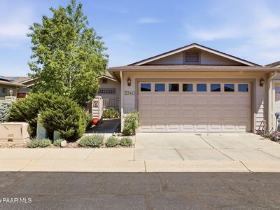 3340 Iris Ln