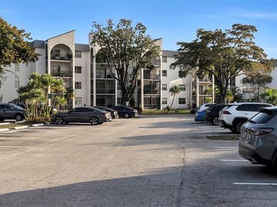 3300 Spanish Moss Ter APT 106