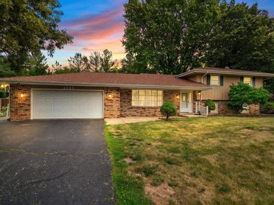 1393 Bryn Mawr Ln
