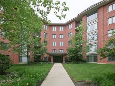 865 E 22nd St APT 222B