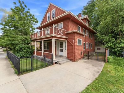 220 Lenox Ave