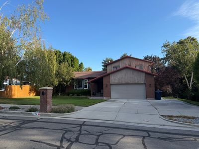 2829 E Willow Bend Dr