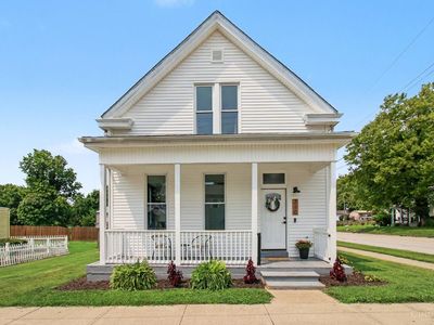 210 John St