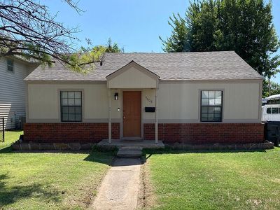 4608 N Mueller Ave