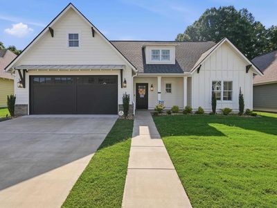 940 Woodland Cove Dr