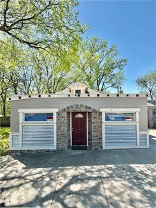 1239 W South Ave