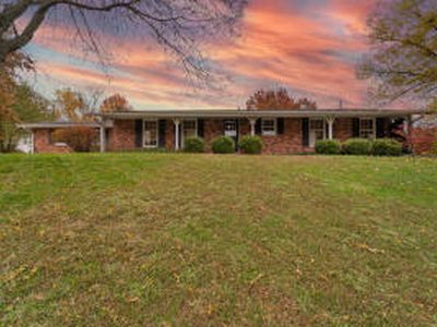 306 Rockingham Dr
