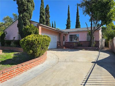 7532 Radford Ave
