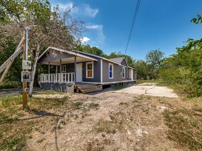 811 MCCAULEY BLVD