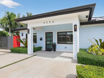4550 NE 3rd Ave