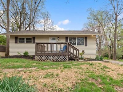 2627 E Dekist St