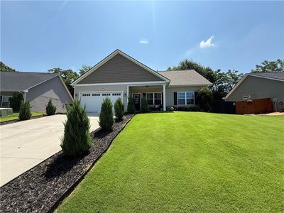 206 Ashwood Ln
