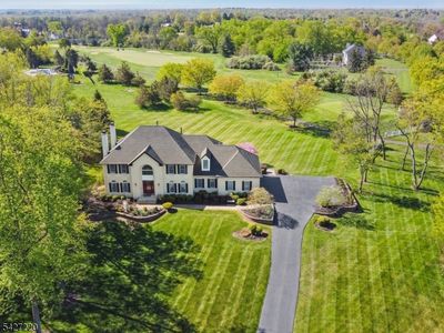 2 Fairway Dr