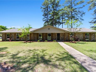 1606 Heritage Dr