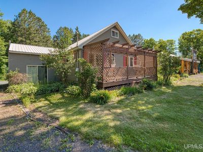 6622 W Us Highway 2
