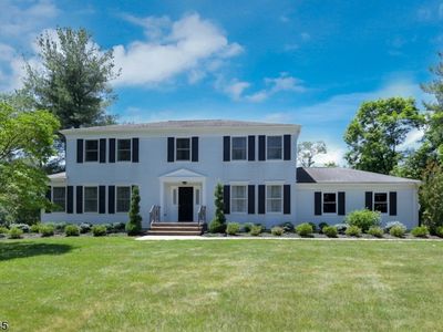 6 Dana Ct