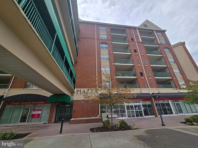 6163 Main St