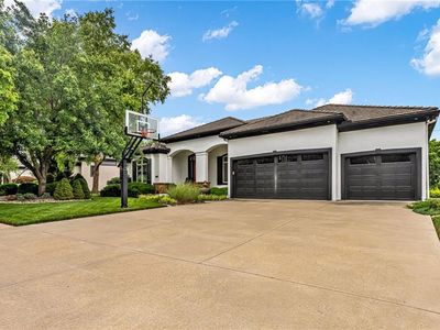 2421 NE Lake Breeze Dr
