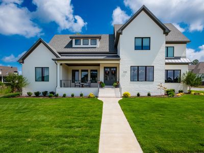 220 Haywood Dr