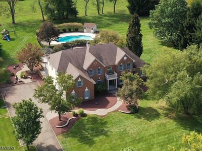 221 Johns Lane