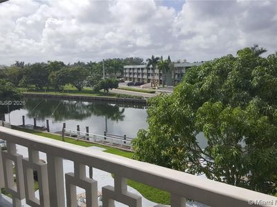467 Golden Isles Dr APT 306