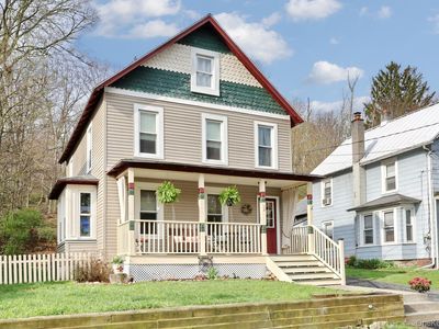 17 1st Avenue
