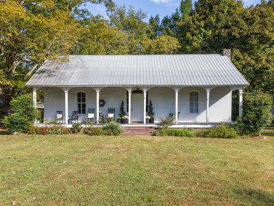 6040 Highway 438 W