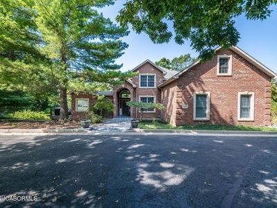 818 Holiday Dr
