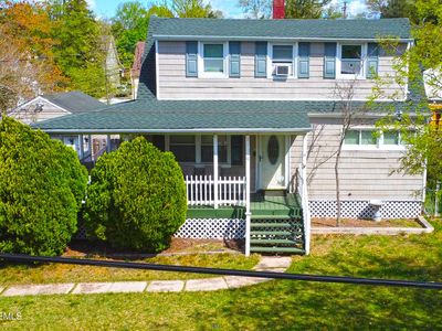 10 Fairway Drive