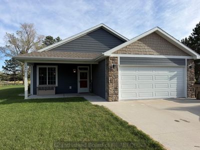 Property at 1806 Lakeview Dr, Central City, NE