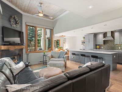 384 Fawn Ct