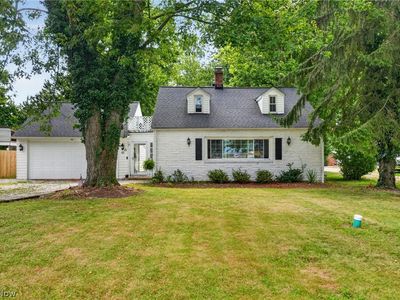 16 E Shore Blvd