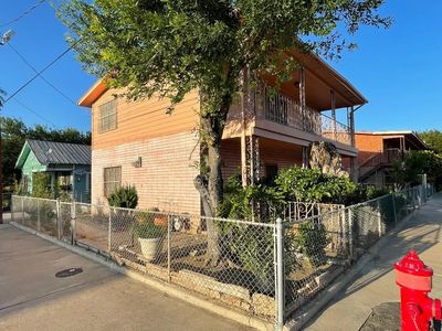 2401 San Francisco Ave