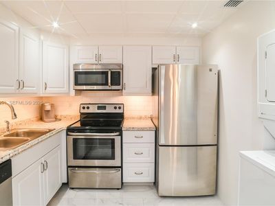 130 Cypress Club Dr APT 324